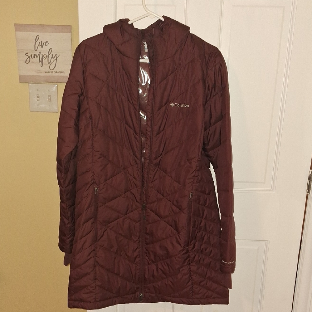 Columbia Women's Puffer Jacket - Burgundy